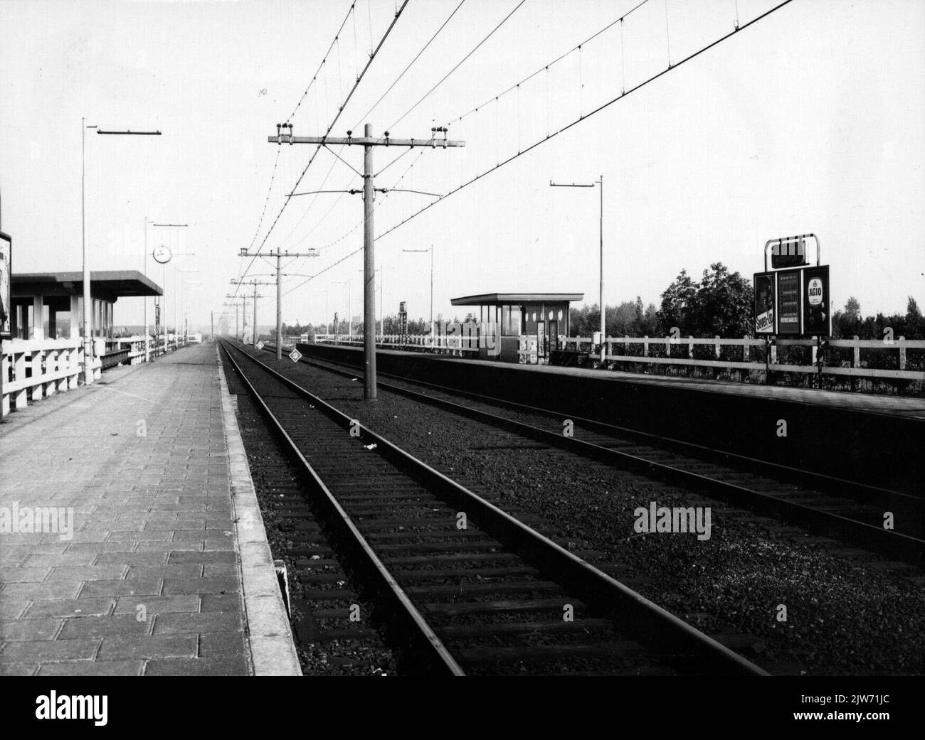 Public transport rotterdam Black and White Stock Photos & Images - Alamy
