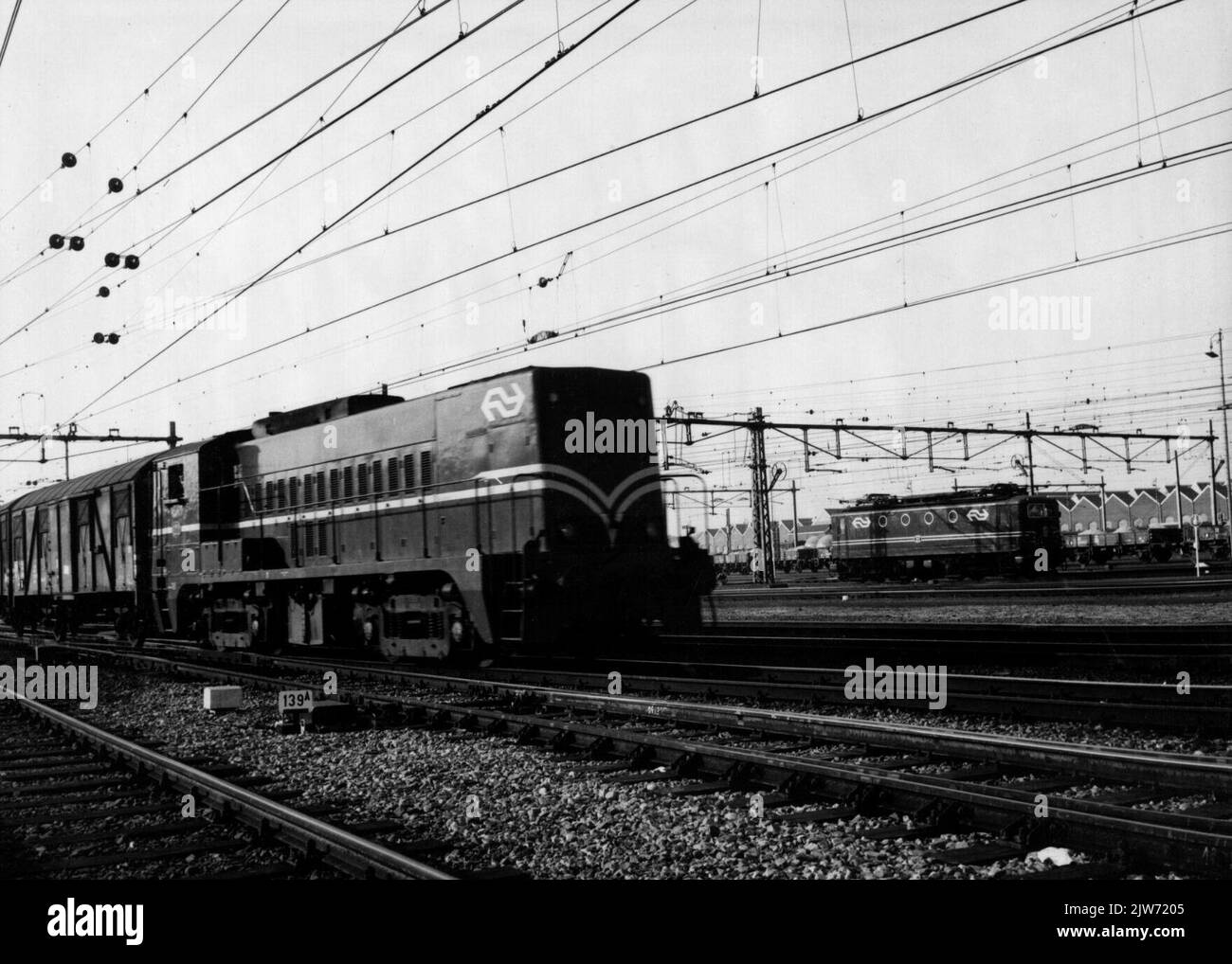 Image of a dieselelectric from the 2200/2300 series of the