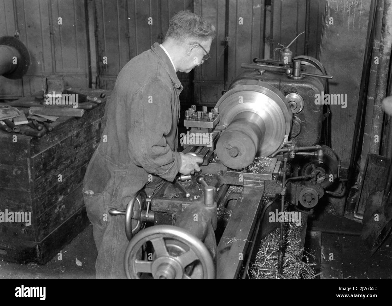 Image of the retired turner Brekelmans in the central of the N