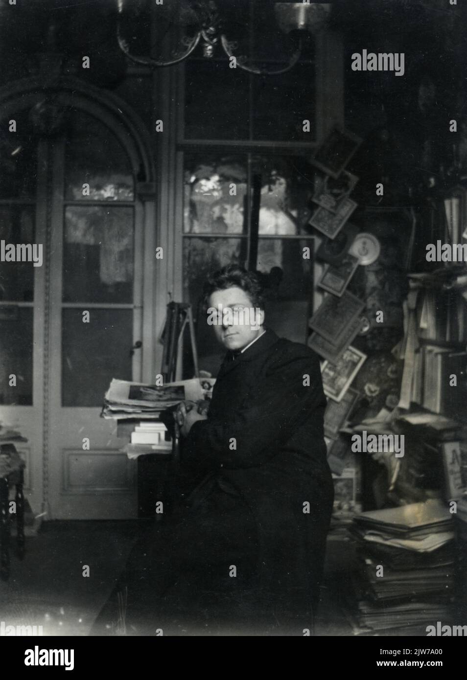 Portrait of F. Huismans in the shop of De Steenukrukkerij Joh. A. Moesman (Neude 7) in Utrecht. Stock Photo