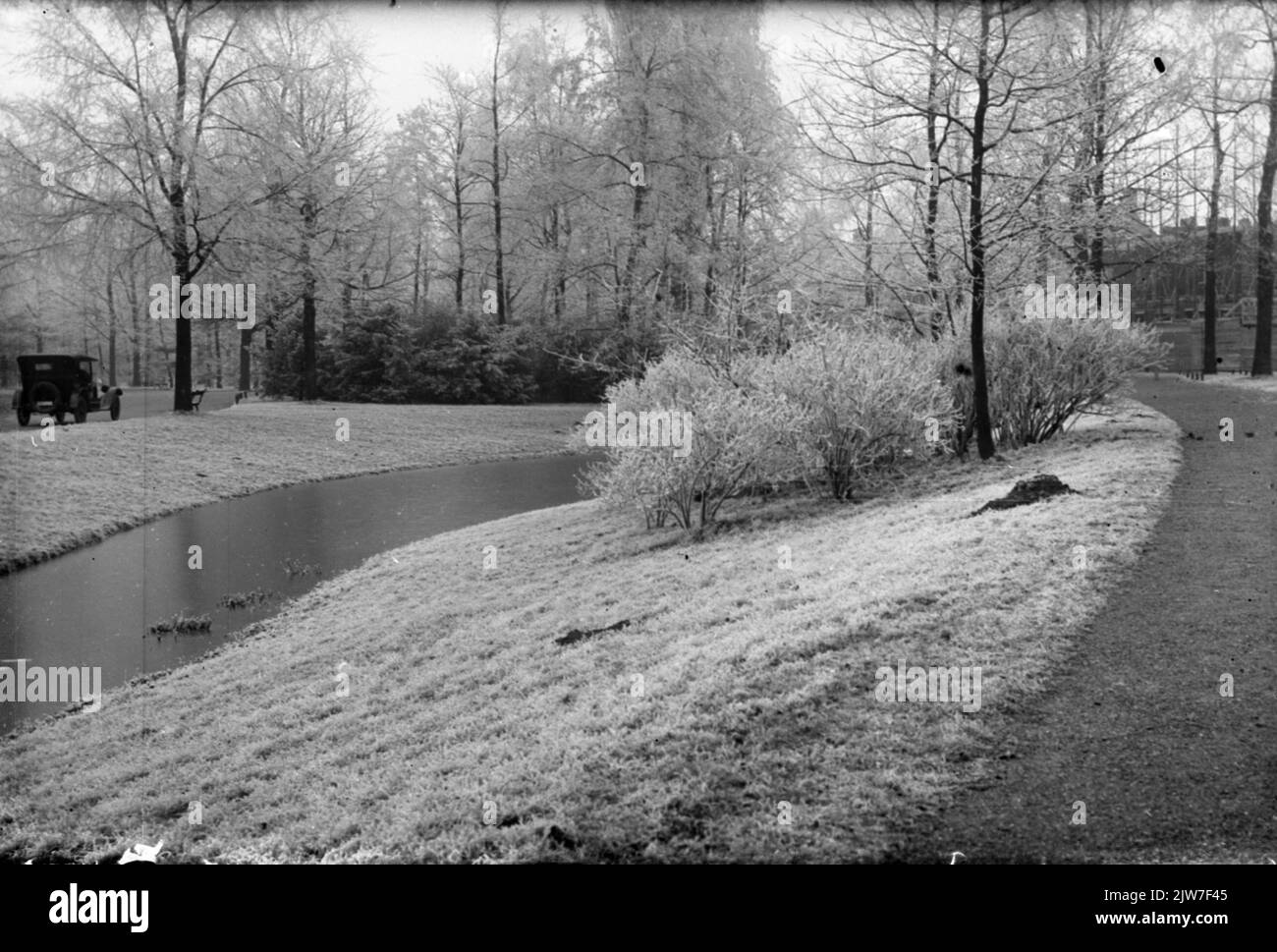 Landscape path in park Black and White Stock Photos & Images - Alamy