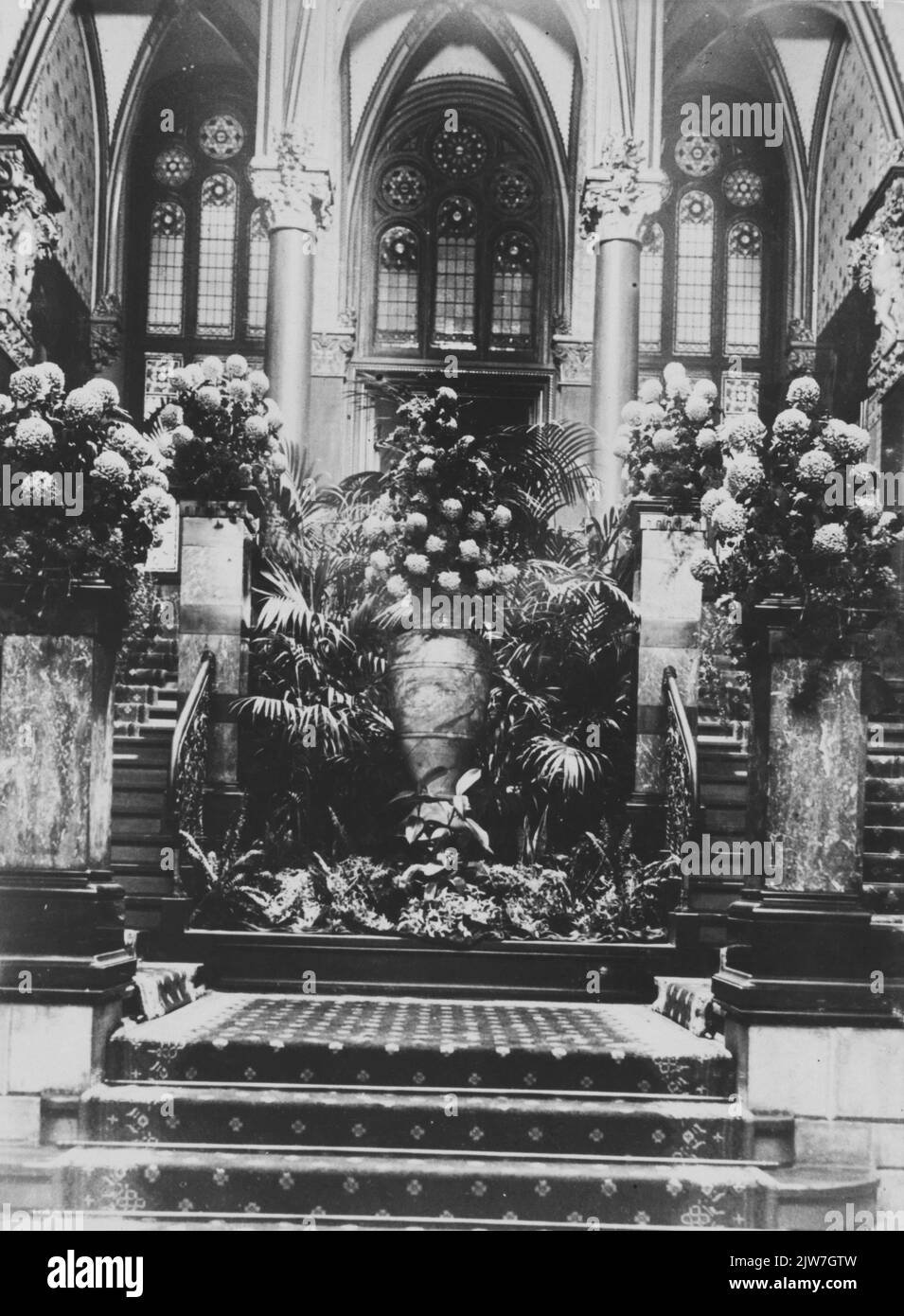 Historic waiting hall Black and White Stock Photos & Images - Alamy