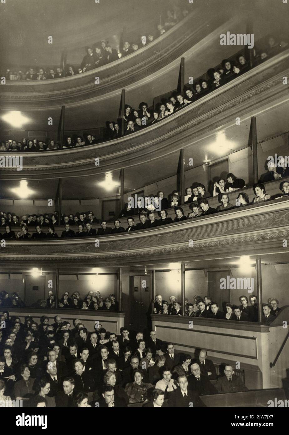 Image of the public in the Great Hall of the Stadsschouwburg ...