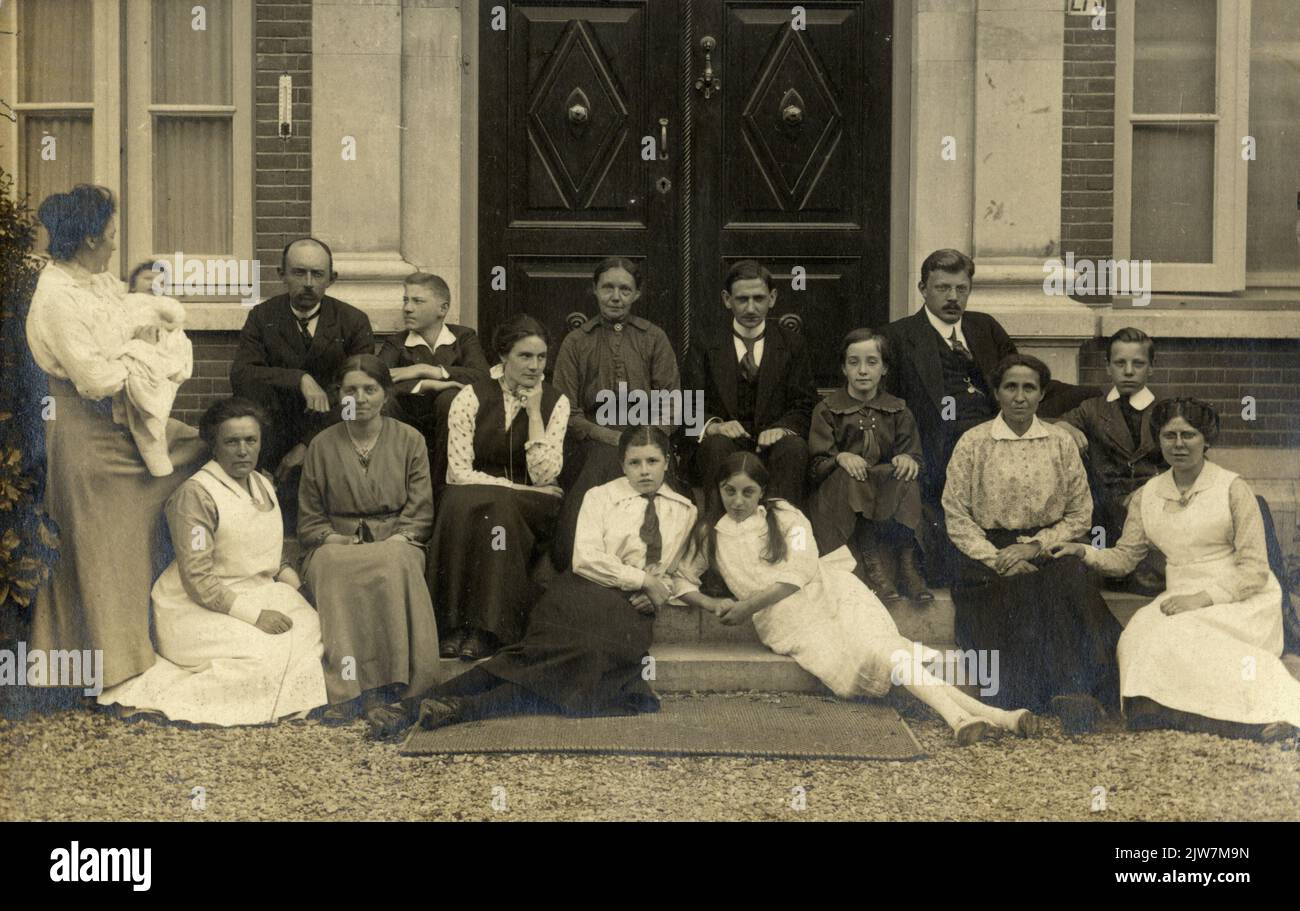 Group portrait of patients and staff on the landing strap of the repair and tram road staff 'Villandry' on Groesbeekseweg in Nijmegen, with second from the right Cornelis Hartvelt from Utrecht. Stock Photo