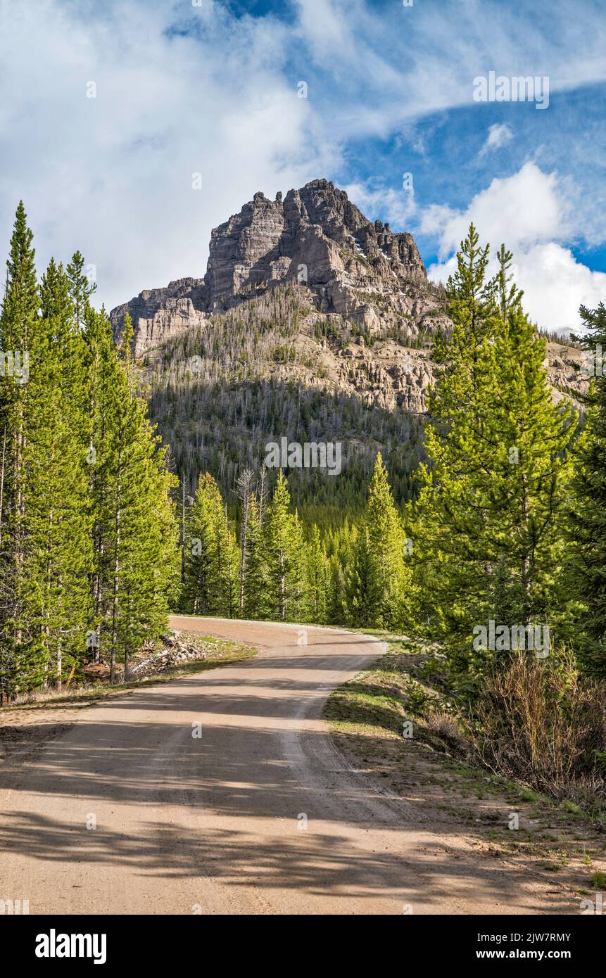 Lincoln Point massif, Wiggins Fork Road aka Horse Creek Road (FR 285