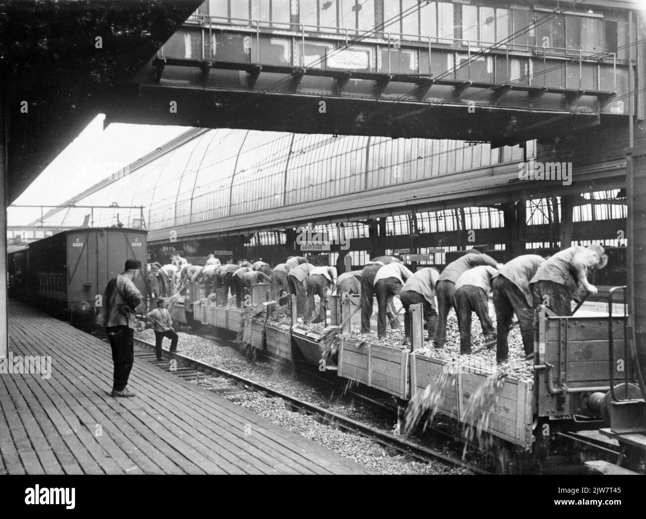 Material Rake Train Material handling train Black and White Stock Photos & Images - Alamy