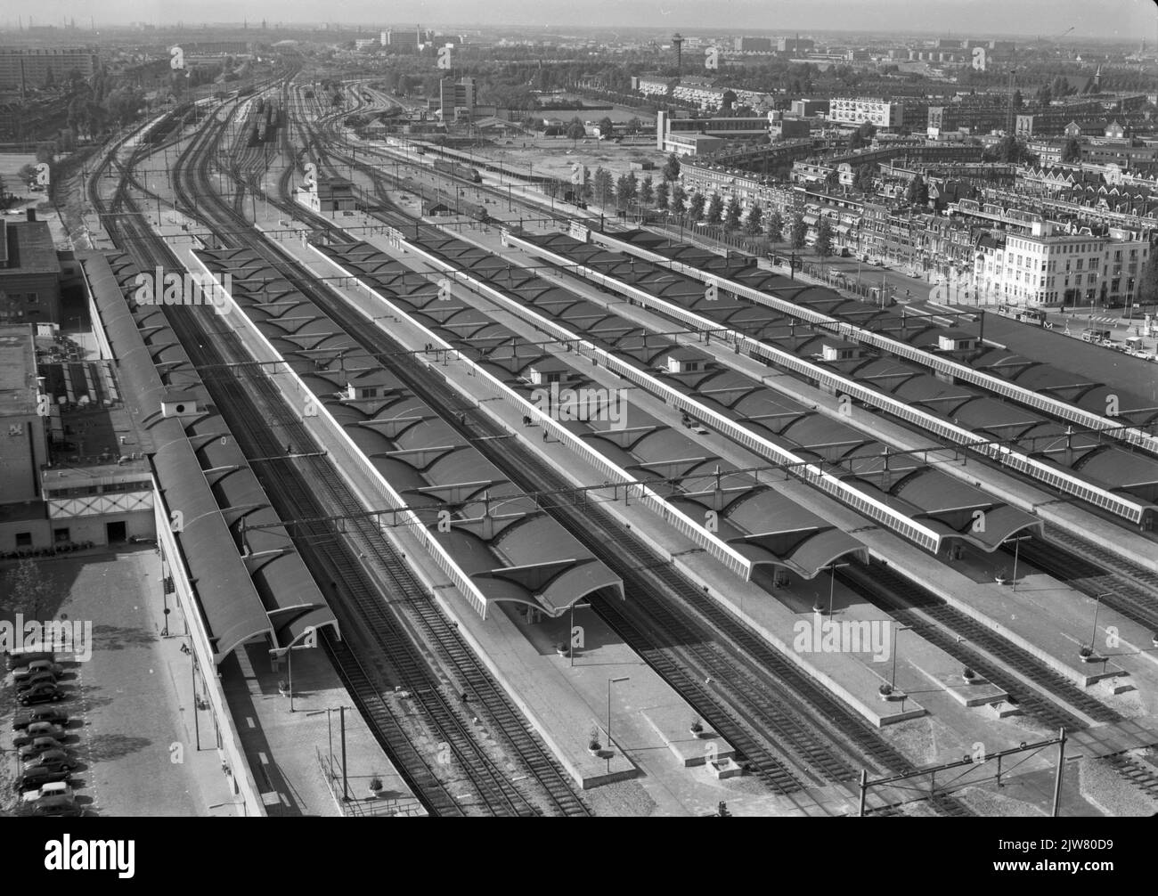 Rotterdam train Black and White Stock Photos & Images - Alamy