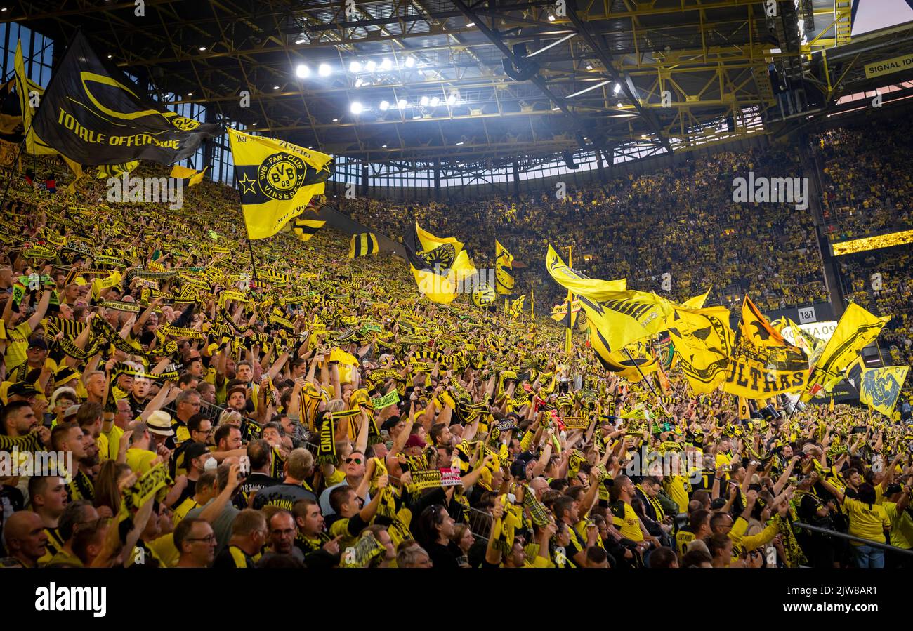 BVB Fans  Borussia Dortmund - TSG 1899 Hoffenheim 02.09.2022, Fussball; Saison 2022/23  Foto: Moritz Müller  Copyright (nur für journalistische Zwecke Stock Photo
