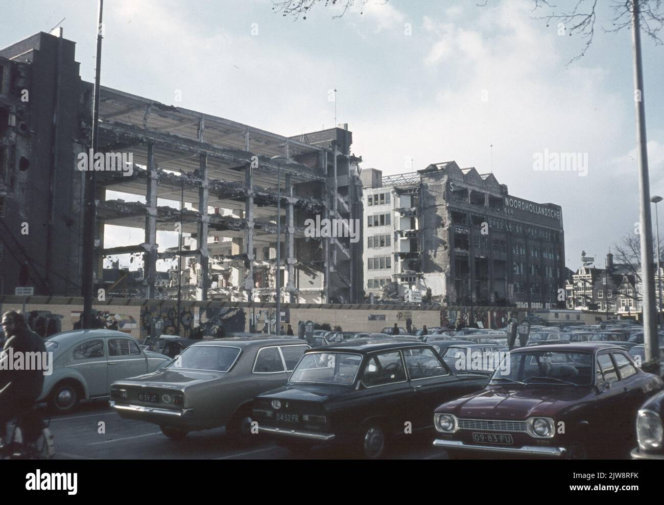 View of the demolition of the buildings of the Jaarbeurs on Vredenburg ...