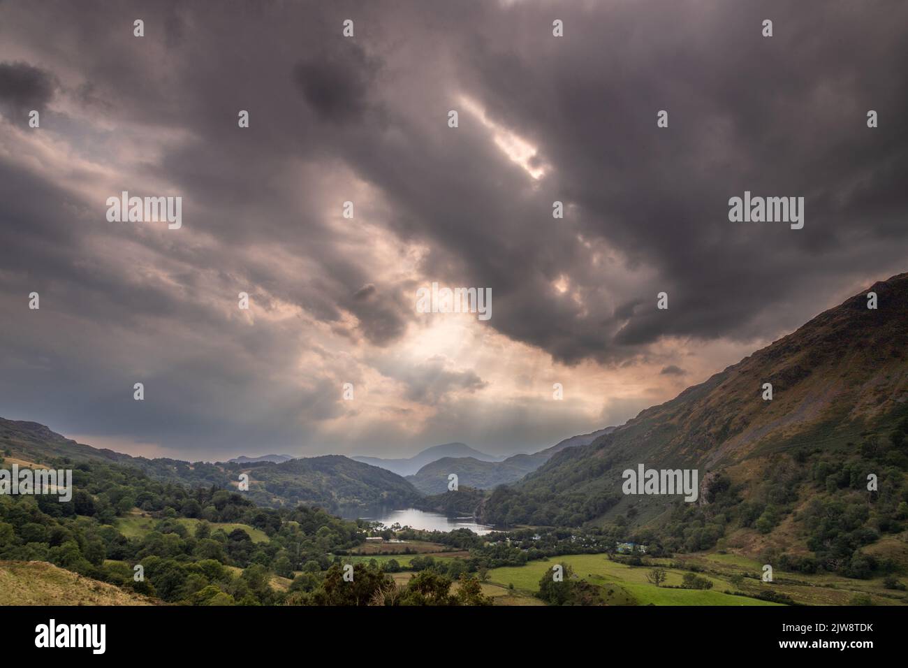 Llyn Gwynant in the Snowdonia National Park, North Wales Stock Photo
