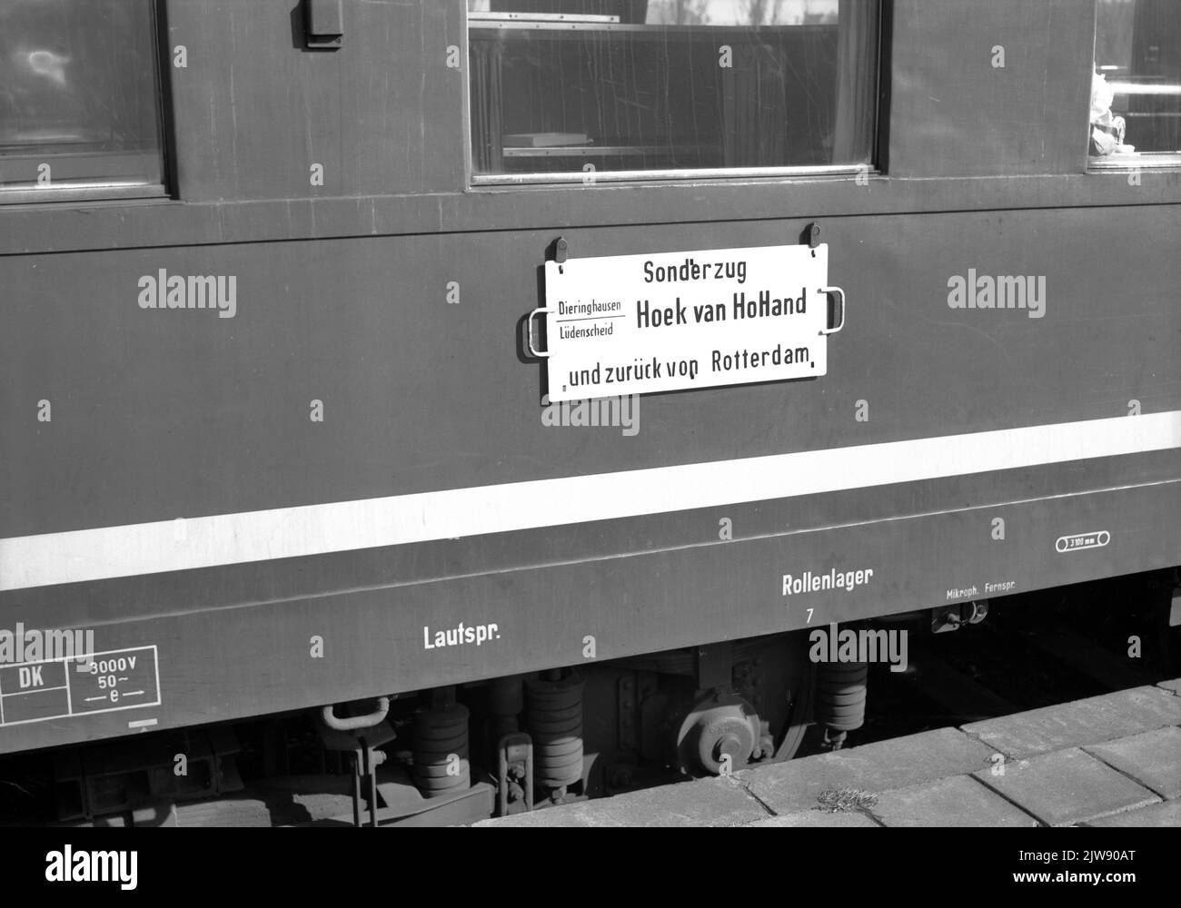 image-of-a-destination-board-on-a-german-train-stock-photo-alamy