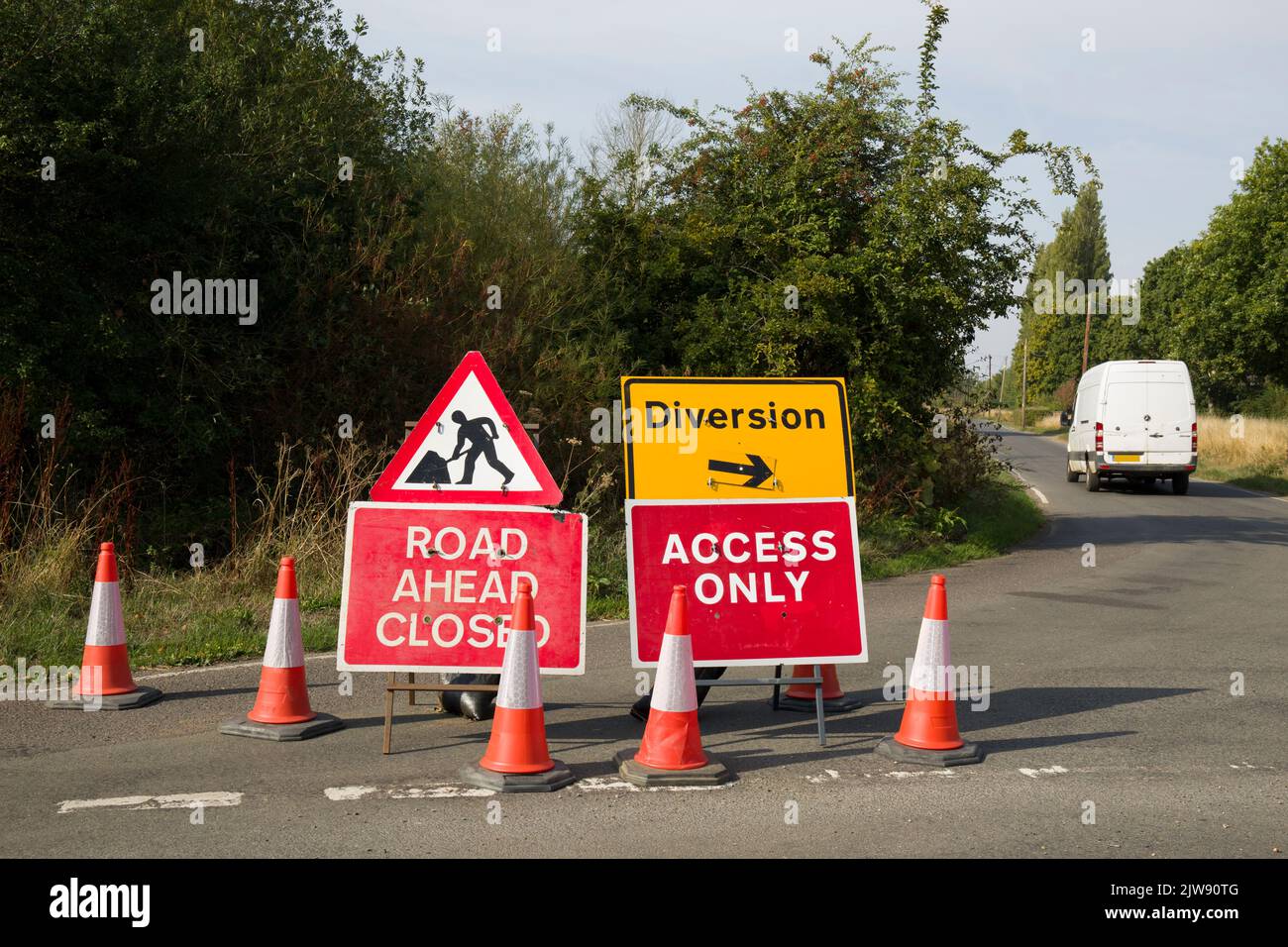 Diversion and Road Closed Traffic Warning Signs Stock Photo Alamy