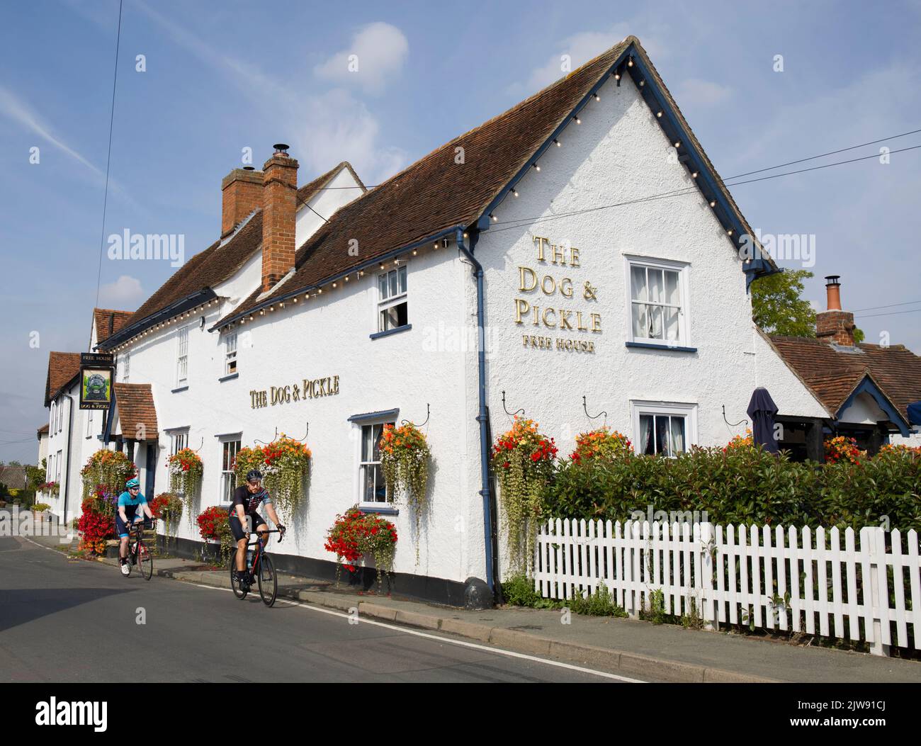 Dog and Pickle Public House Church Road Moreton Essex Stock Photo Alamy