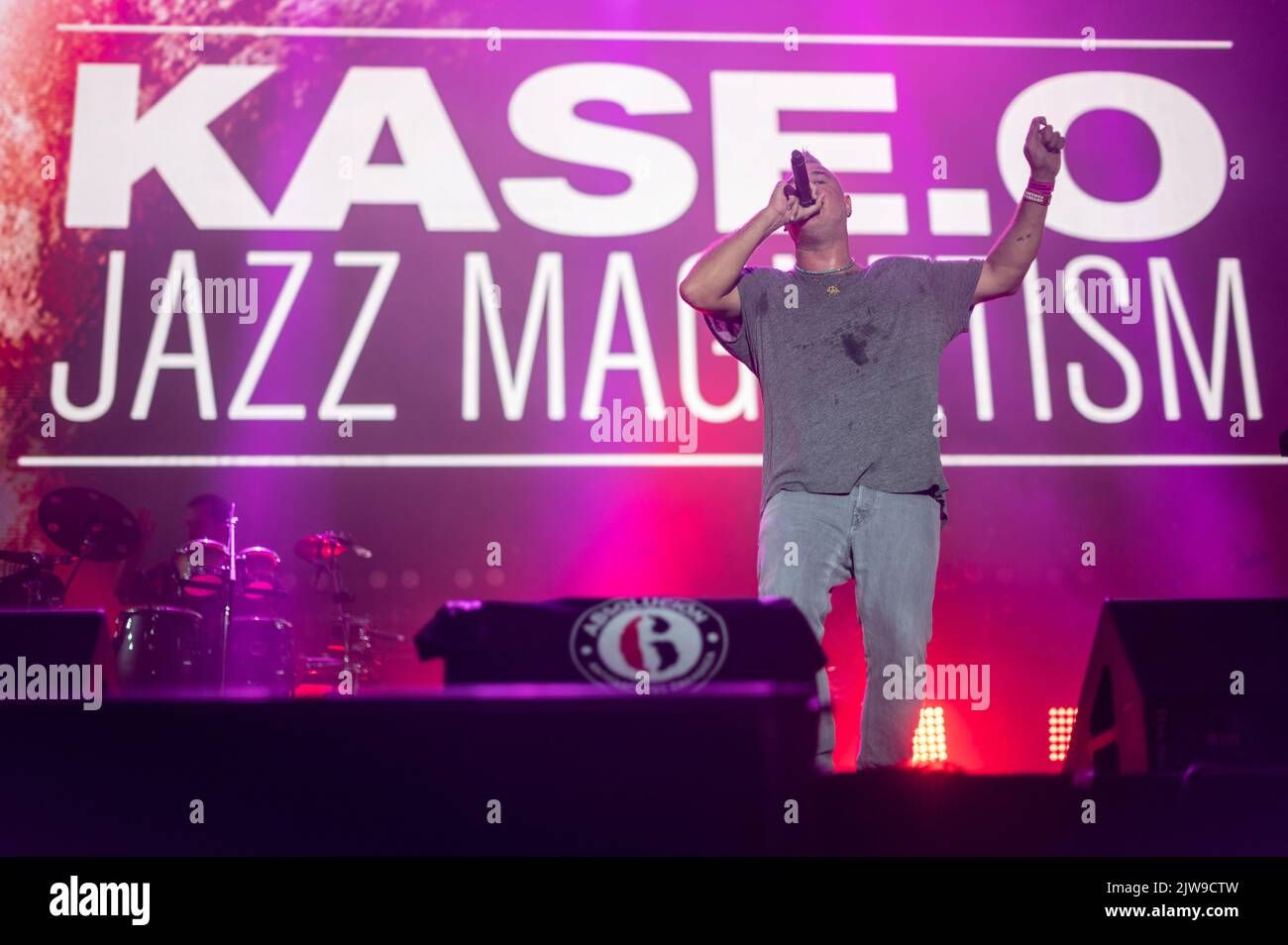 Spanish artist Kase.O and Jazz Magnetism perform live at Vive Latino