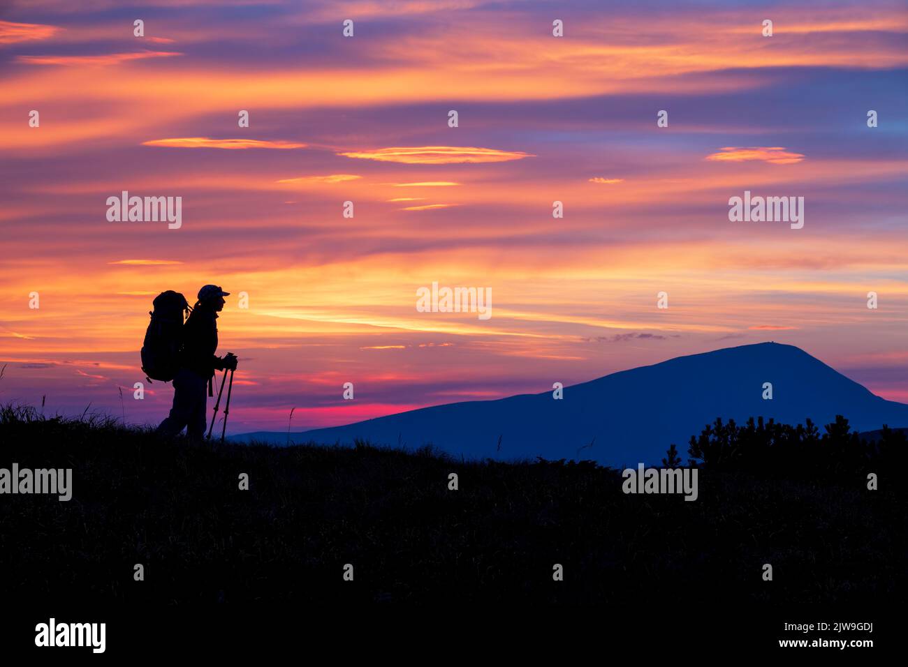 Girl hiker silhouette hi-res stock photography and images - Alamy