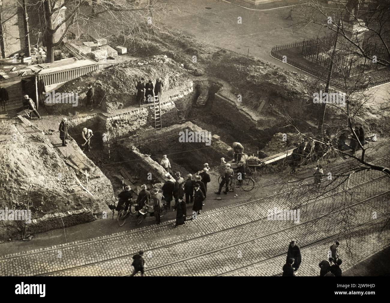 Overview of the excavation site on the Domplein in Utrecht with the ...