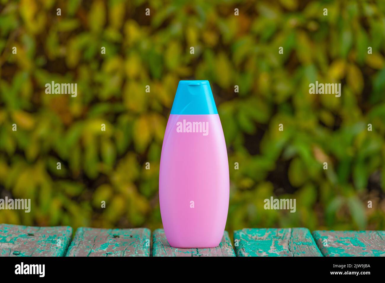 unbranded shampoo bottle with copy space. beauty product Stock Photo