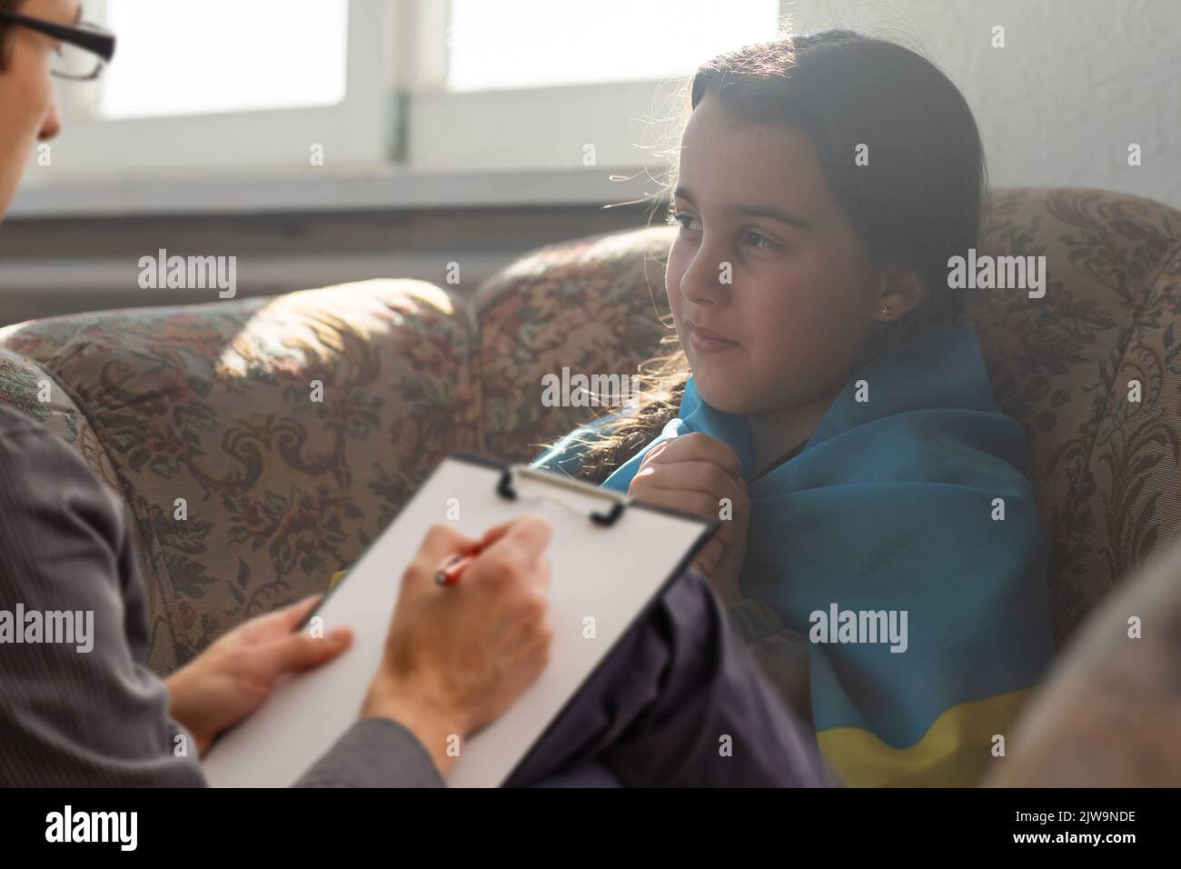 psychologist for children from Ukraine Stock Photo Alamy