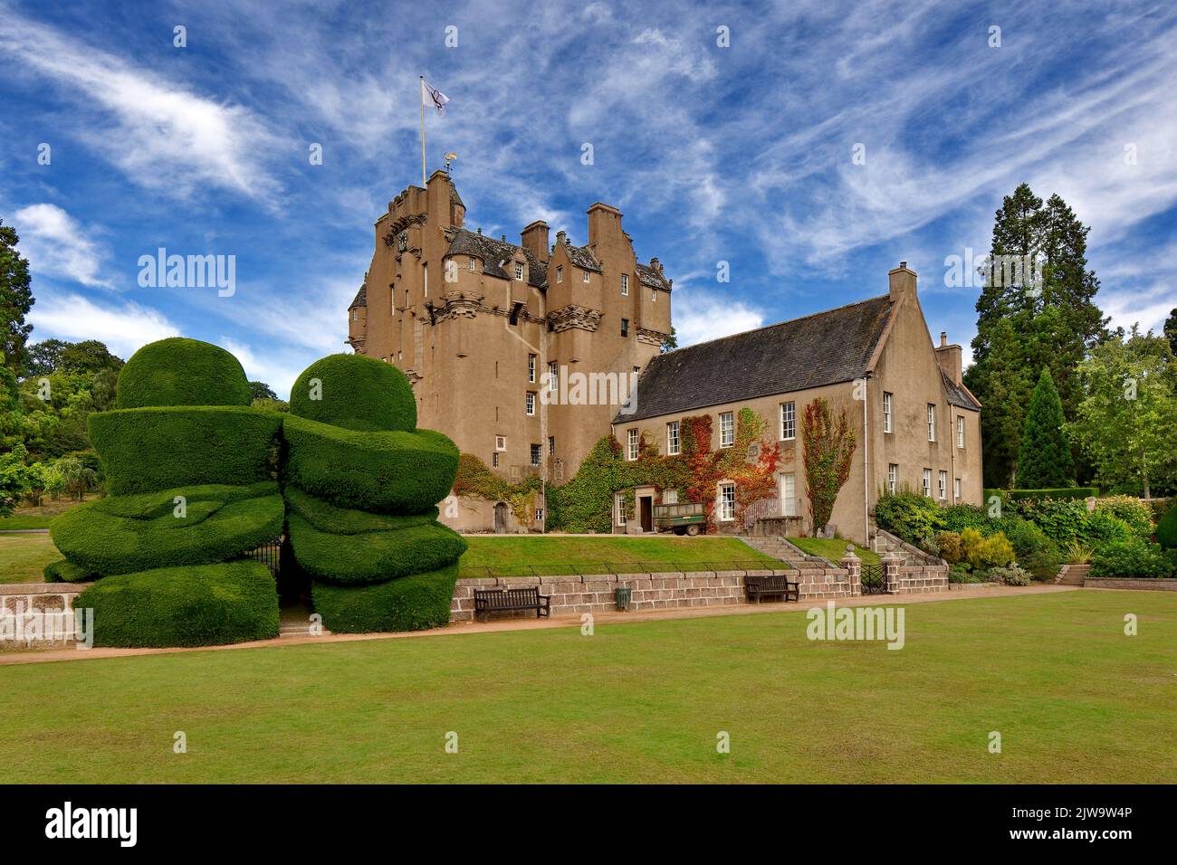 Large Topiary Hi Res Stock Photography And Images Alamy