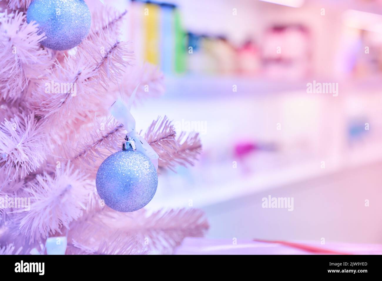 Pink christmas tree hi-res stock photography and images - Alamy