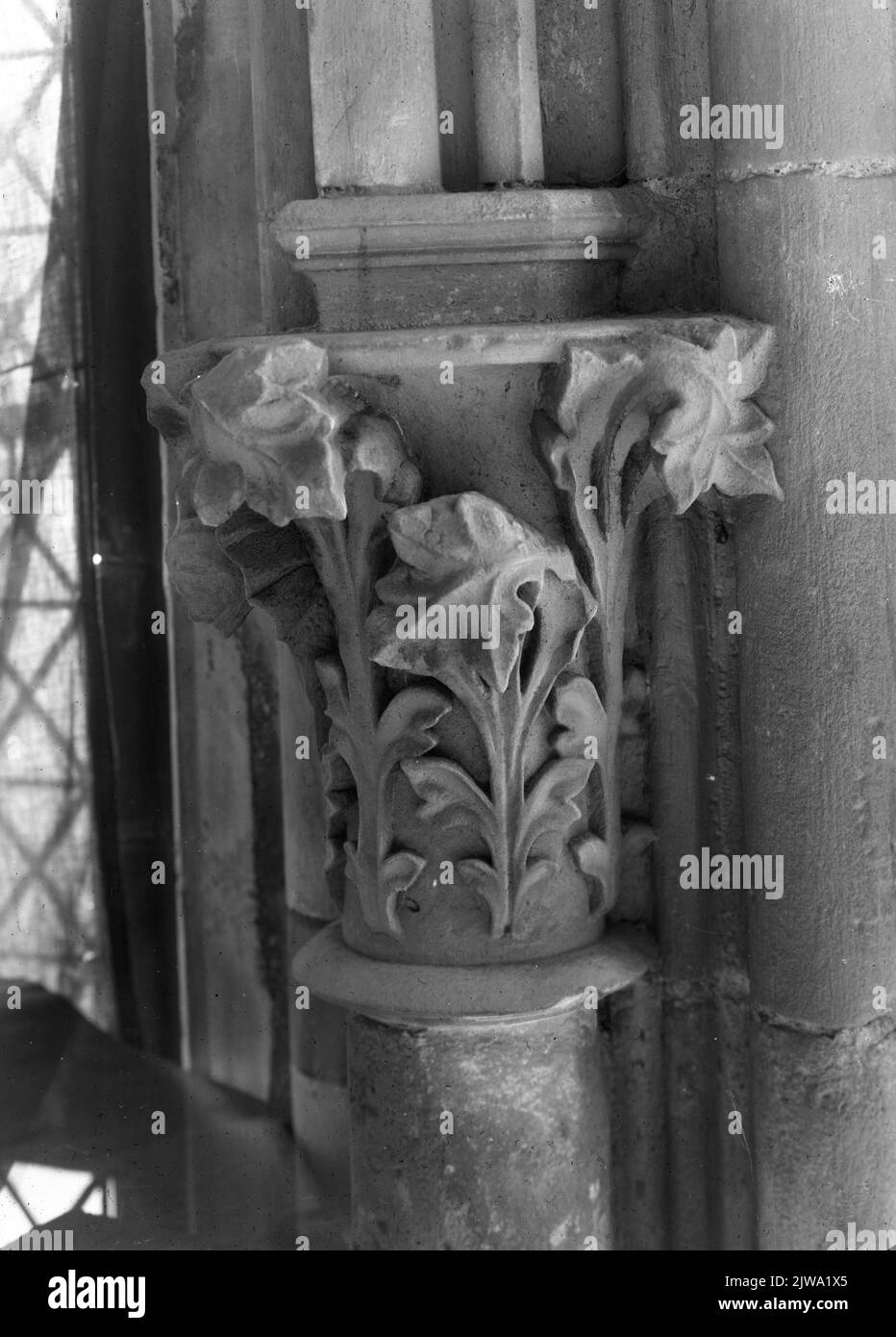 Interior of the Domkerk (Domplein) in Utrecht: Kapiteeel of a side ...