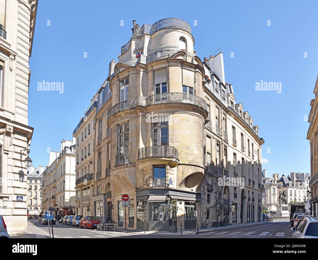 Paris, Hotel Jaucourt built 1733 for Marie-Josèphe de Graves.  A lliant solution to a difficult triangular site, eye-catching from every direction Stock Photo