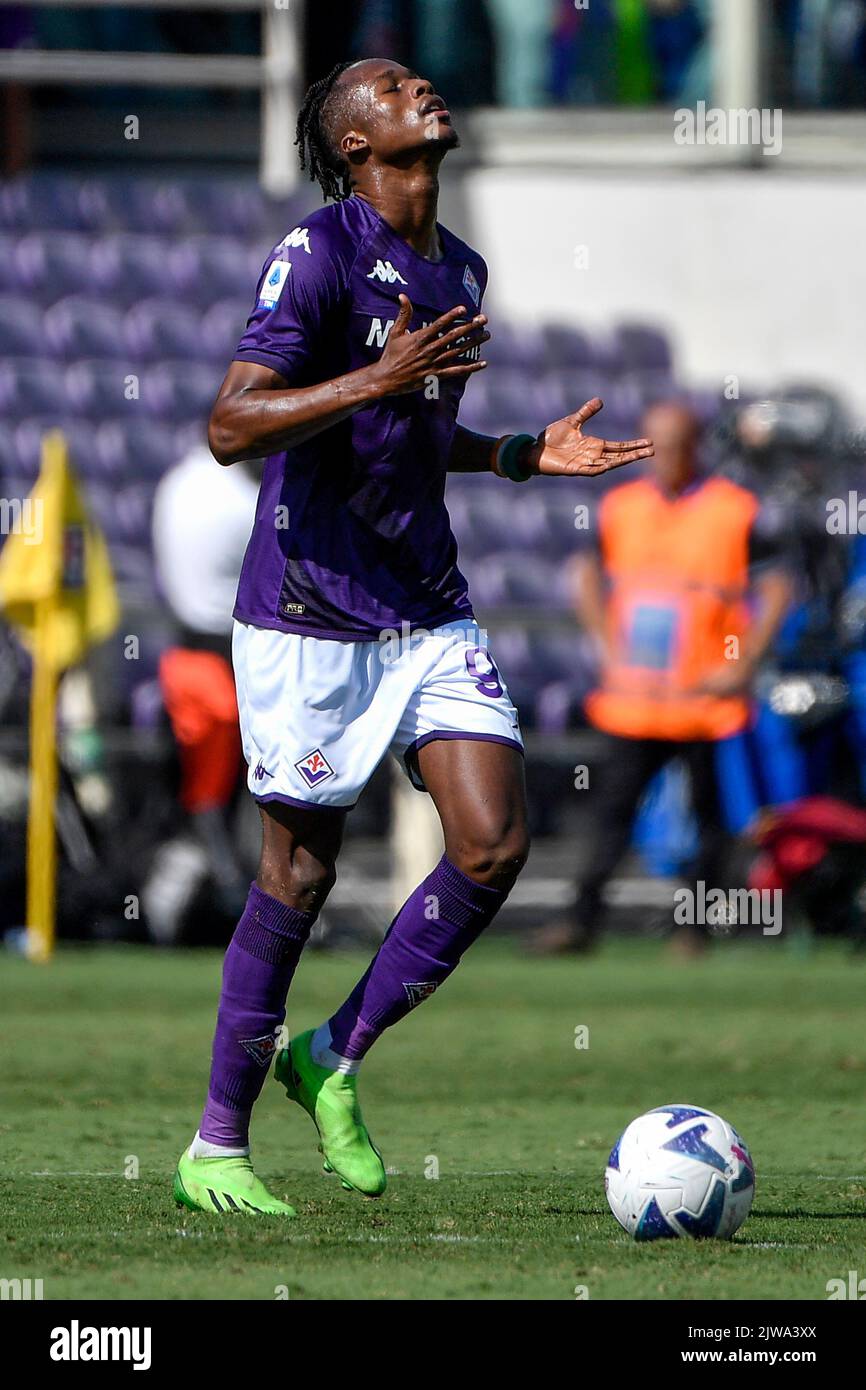 Christian Kouame of ACF Fiorentina and Alex Sandro of Juventus FC compete  for the ball during the Serie A football match between Juventus FC and ACF  Stock Photo - Alamy