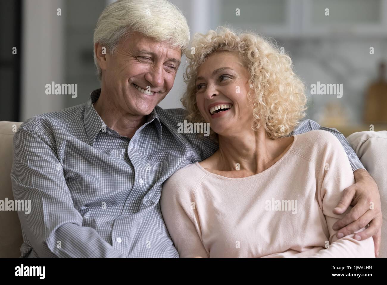 Married couple in middle age hi-res stock photography and images - Alamy
