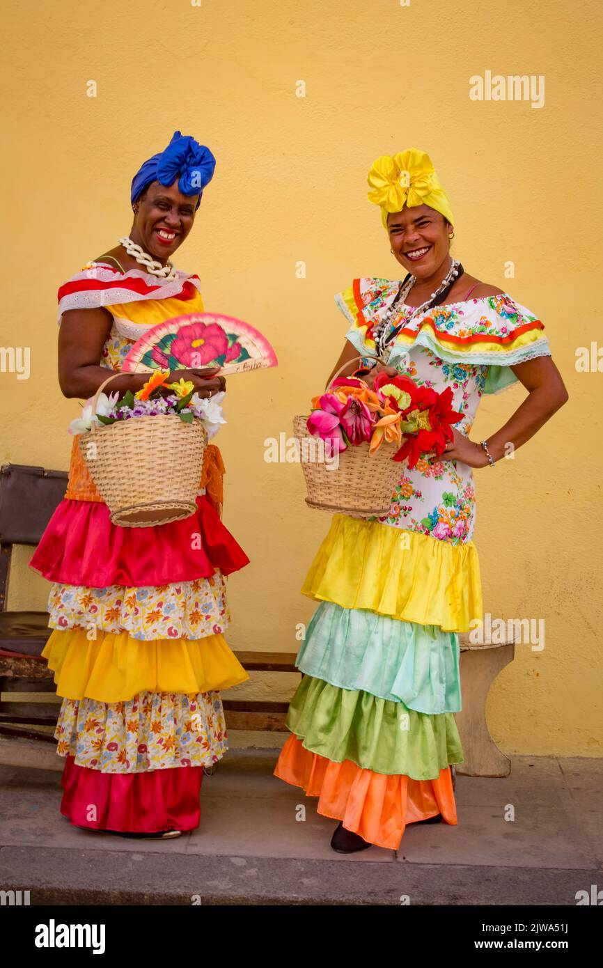 Cuban costumes hi res stock photography and images Alamy