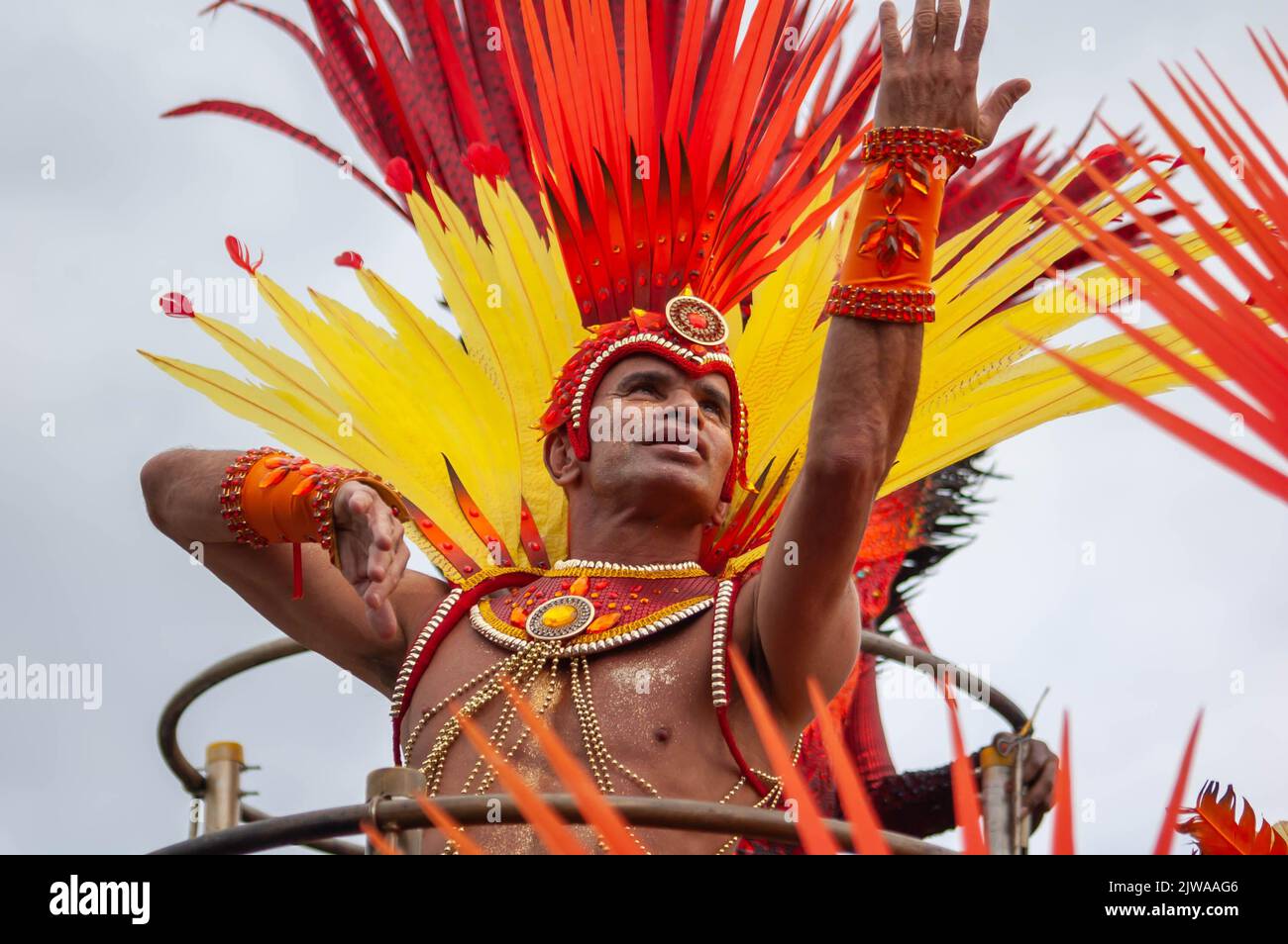 NOTTING HILL, LONDON, ENGLAND- 29 August 2022: Carnival performer ...