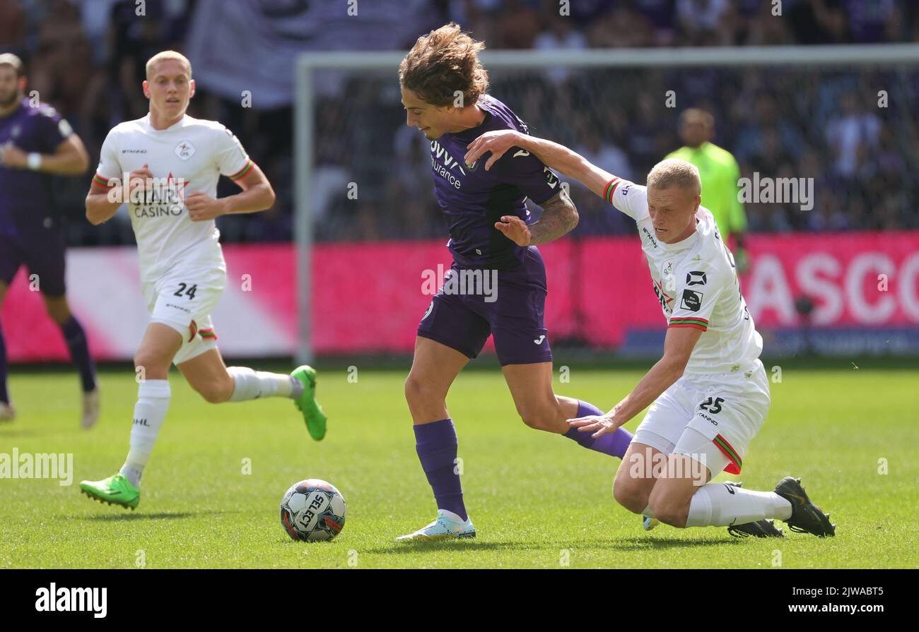 22-07-2023: Sport: Anderlecht v Ajax ANDERLECHT, BELGIUM - JULY 22: Steven  Bergwijn (AFC AJAX) and Louis Patris (RSC Anderlecht) during the match Tes  Stock Photo - Alamy