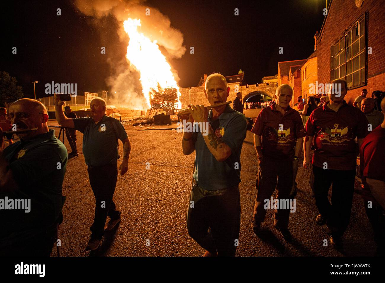 Loyalist bonfire in the protestant Fountain Estate, Derry, Londonderry, Northern Ireland Stock Photo