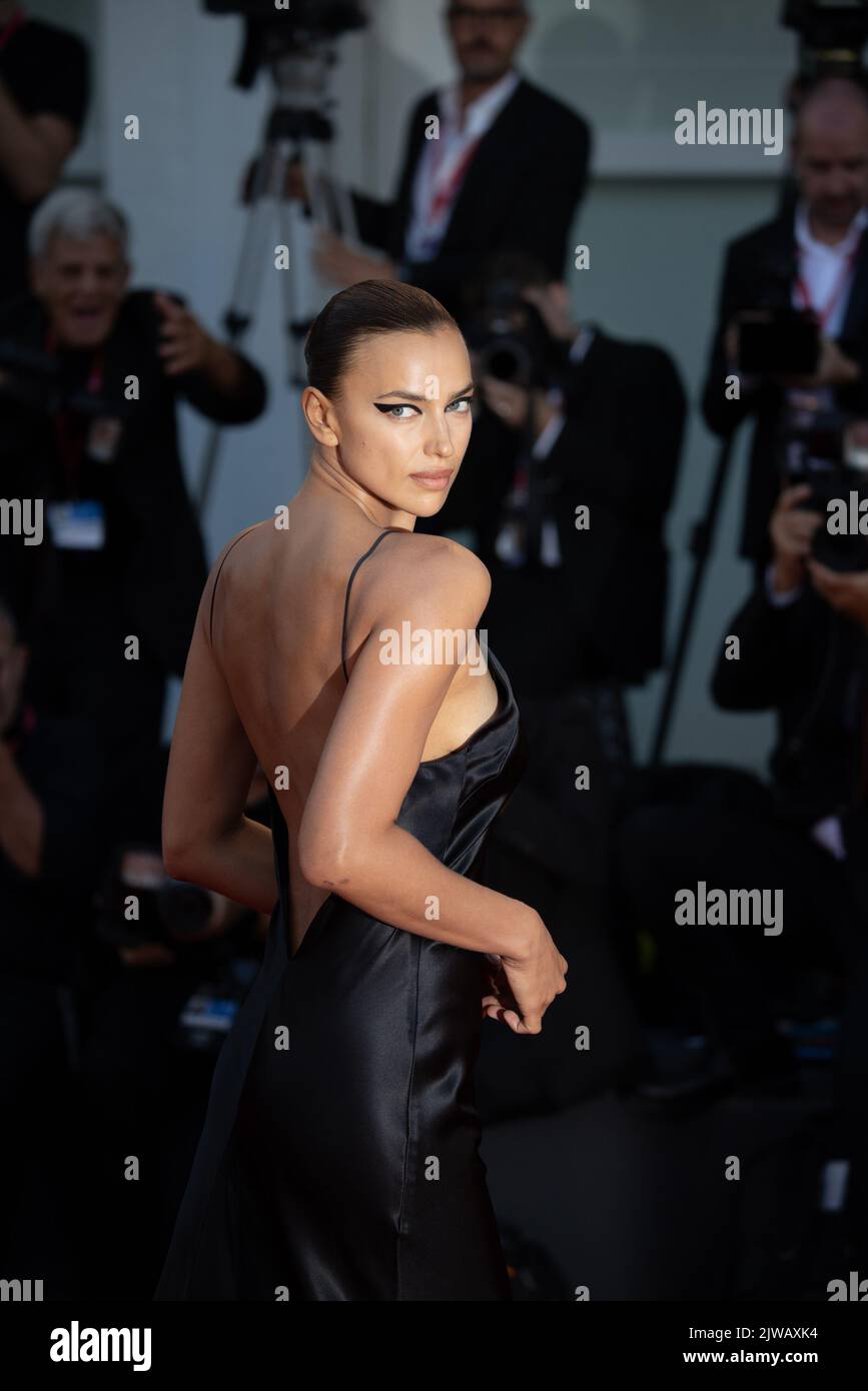 Irina Shayk attends the "L'Immensita" red carpet at the 79th Venice
