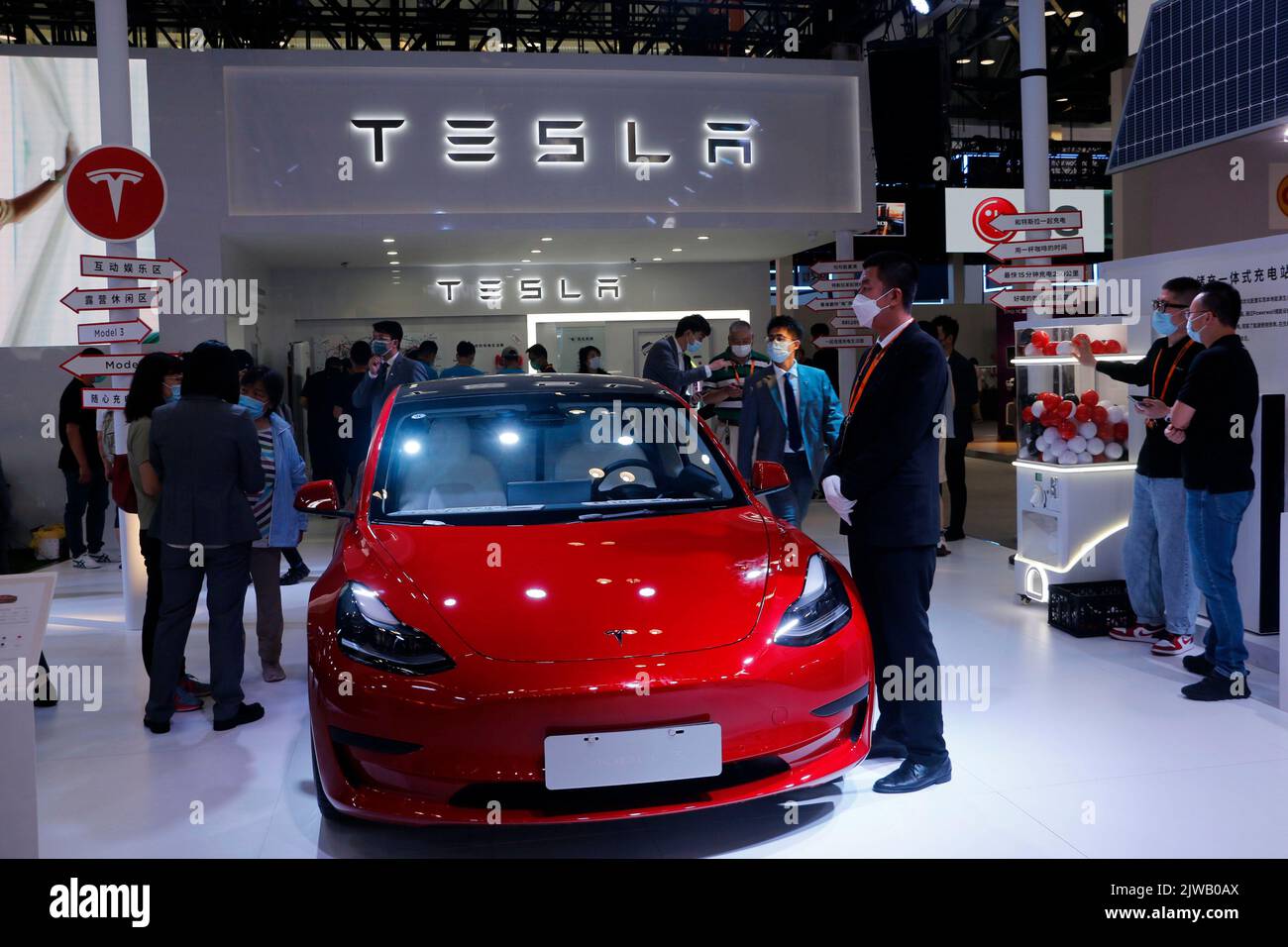Tesla stand hi-res stock photography and images - Alamy