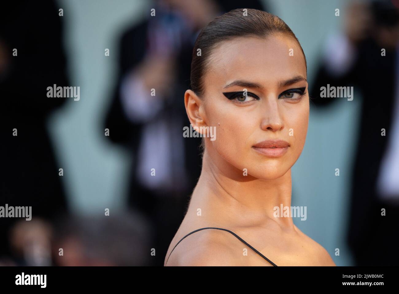 Irina Shayk attends the "L'Immensita" red carpet at the 79th Venice