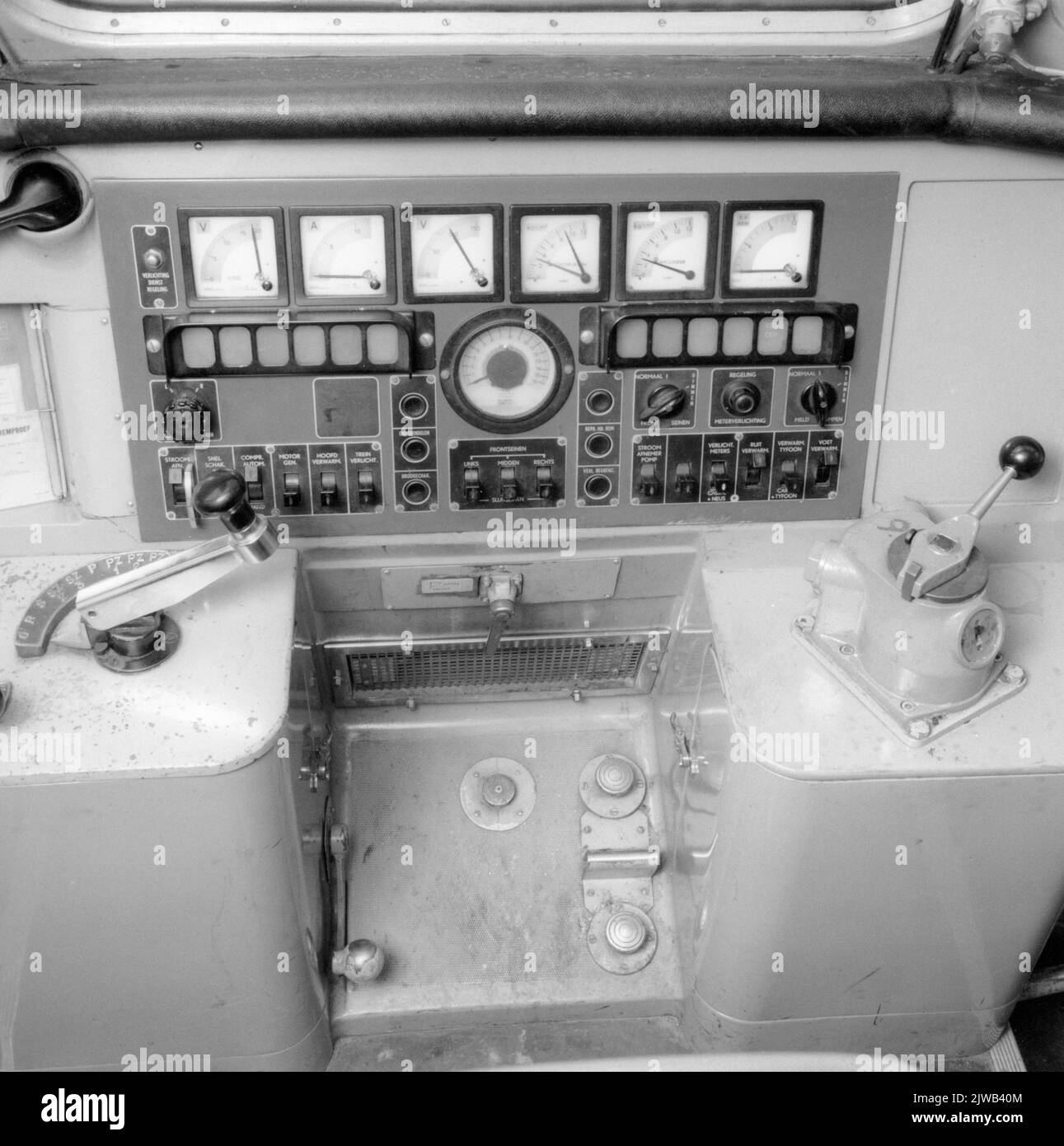 Interior of an electric train set matt. 1964 (Plan t) of the N.S