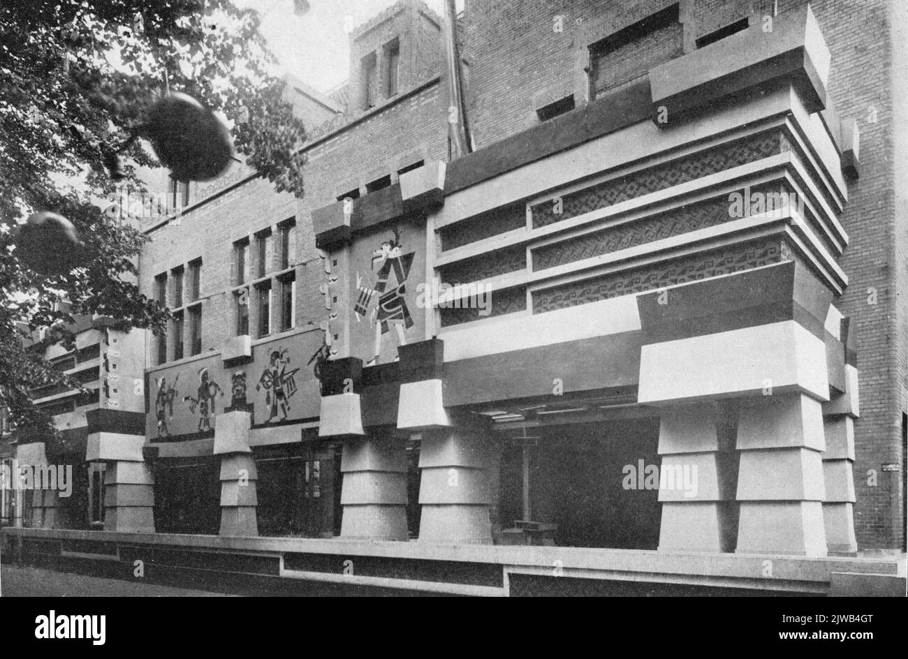 View of the decorated facade of the Student Society P.H.R.M. (Janskerkhof 14) in Utrecht on the occasion of the celebration of the 59th anniversary of the Utrecht University (295th anniversary) with the theme Cortez. Stock Photo