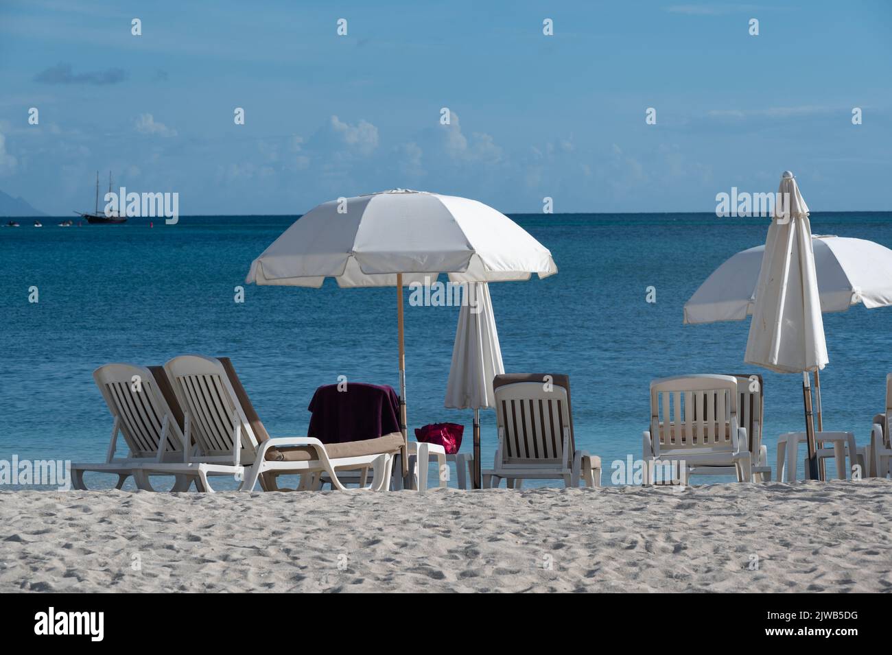 Life on the beach at Philipsburg, the capital town of the Dutch Caribbean island of Sint Maarten Stock Photo