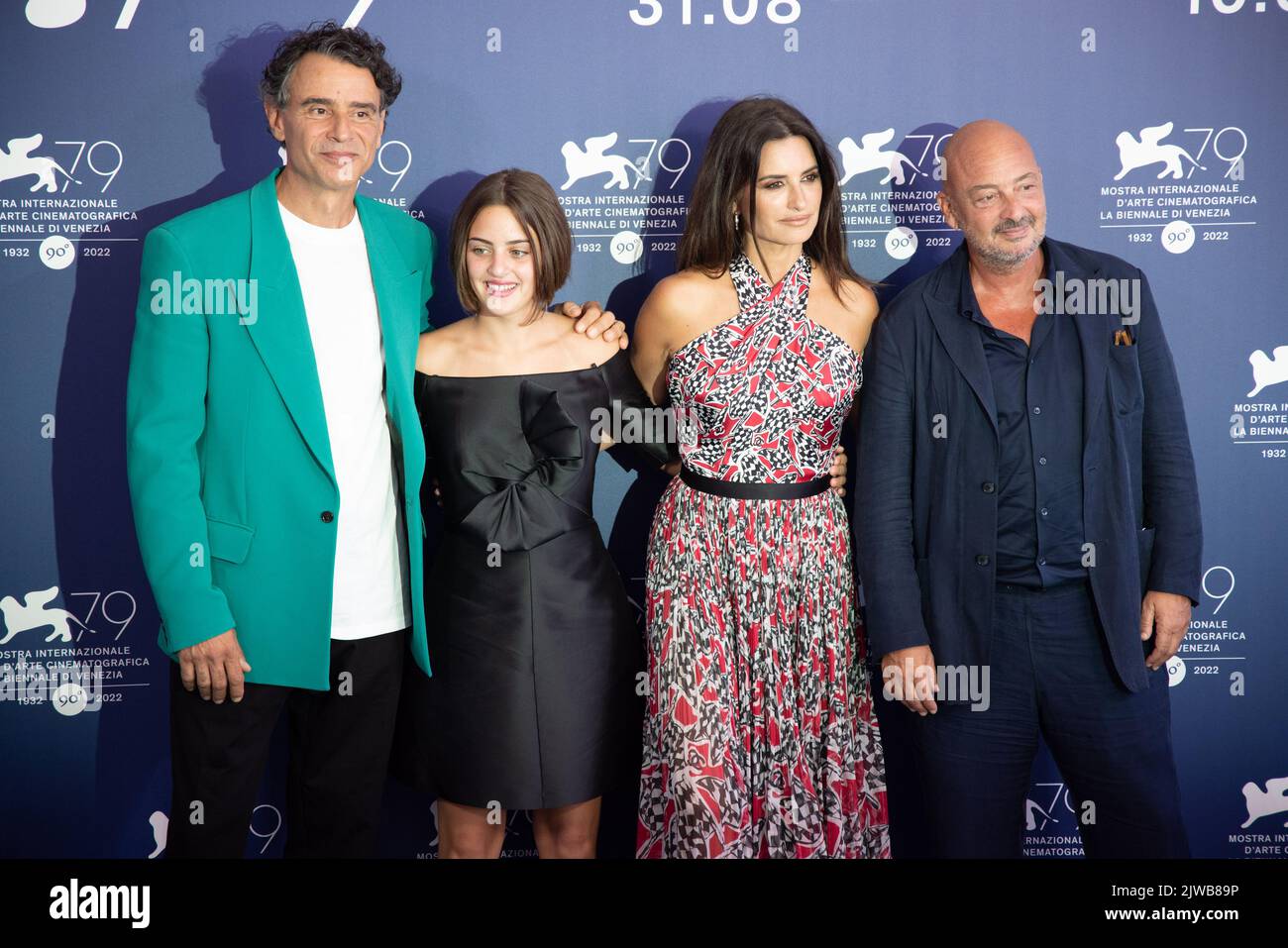 (L-R) Vincenzo Amato, Luana Giuliani, Penelope Cruz and director