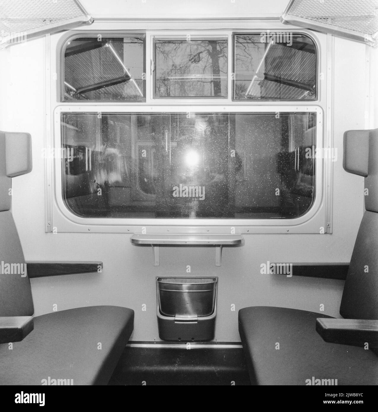 Interior of an electric train set matt. 1964 (Plan V) of the N.S