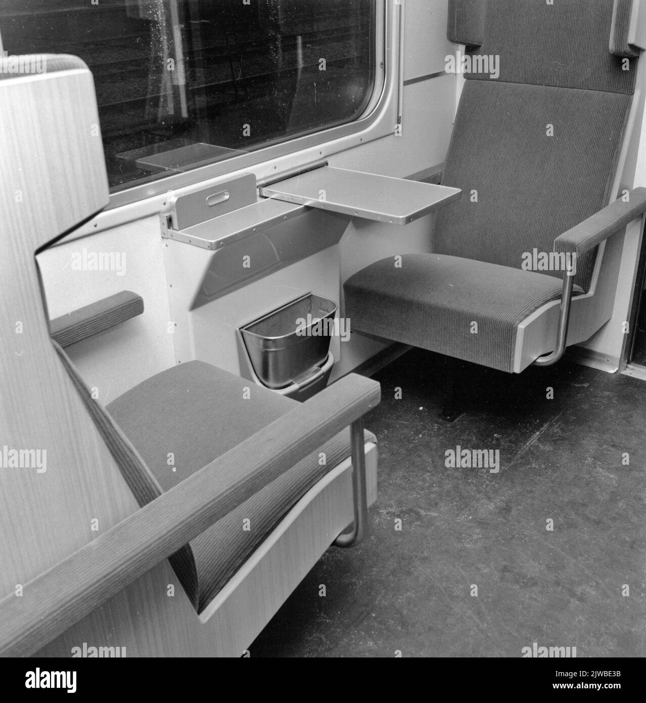 Interior of an electric train set matt. 1964 (Plan V) of the N.S