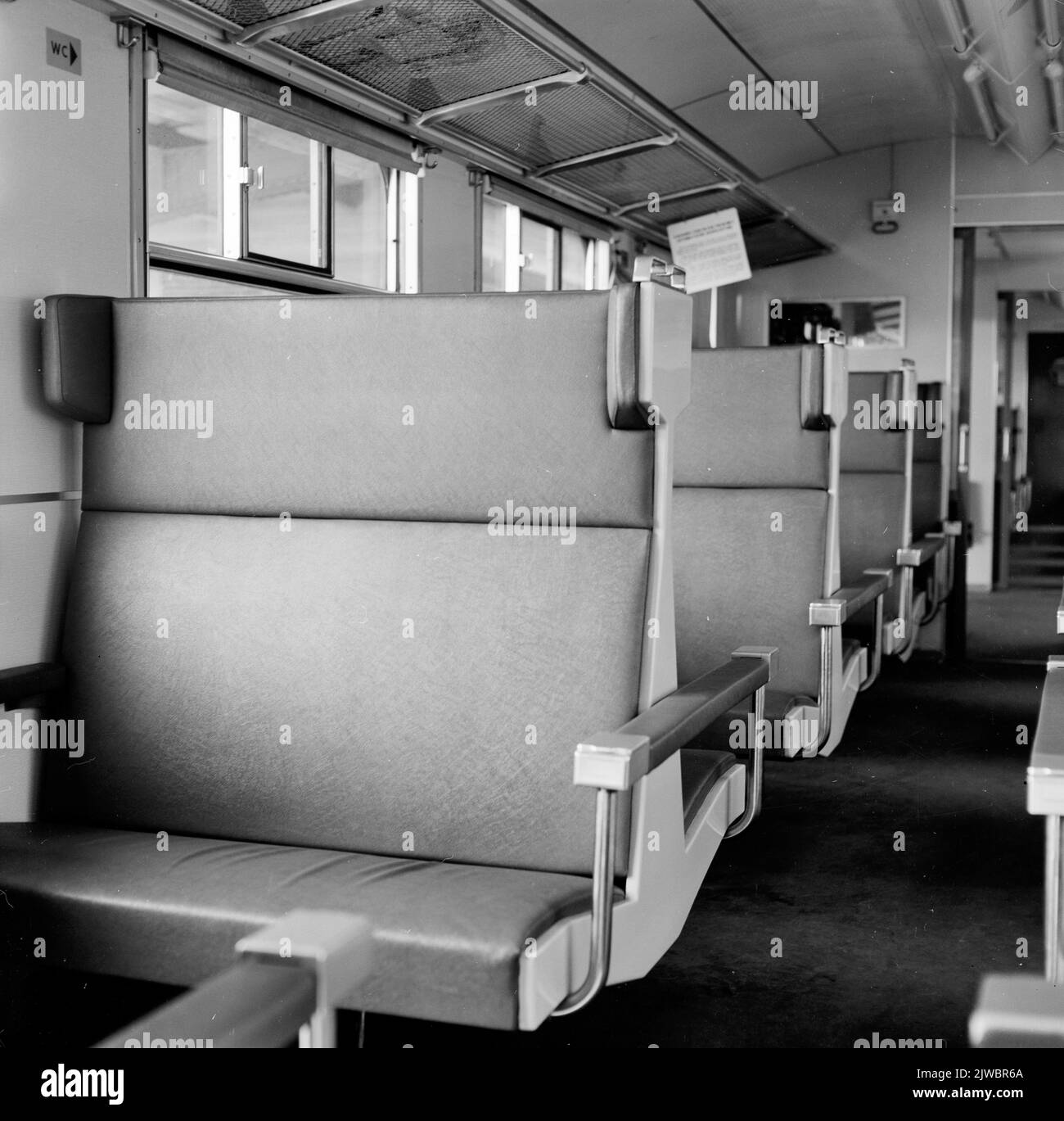 Interior 2nd class of an electric train set matt. 1964 (Plan t) of the
