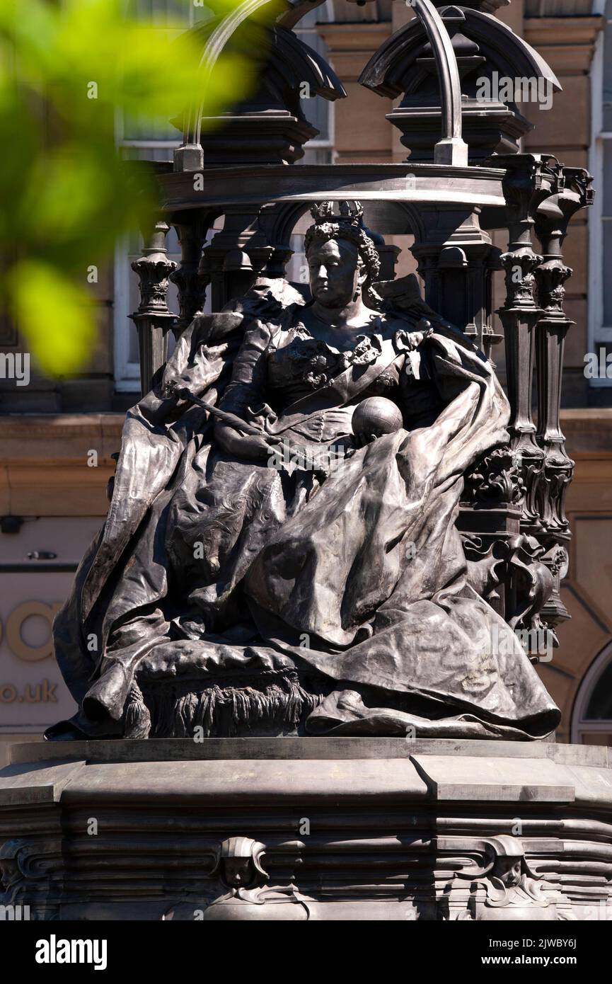 Queen Victoria memorial statue, St Nicholas Square, Newcastle Upon Tyne Stock Photo
