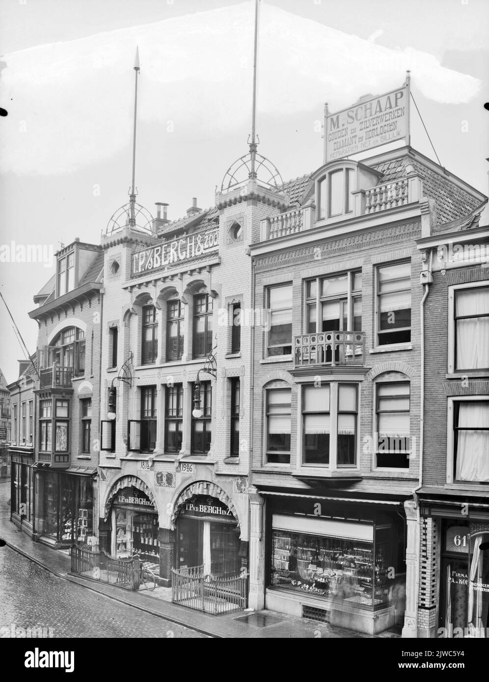 Van den bergh Black and White Stock Photos & Images Alamy