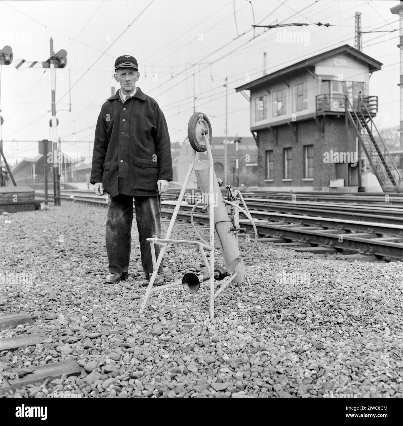 Image of a safety man from the N.S. With a signal horn at the N.S