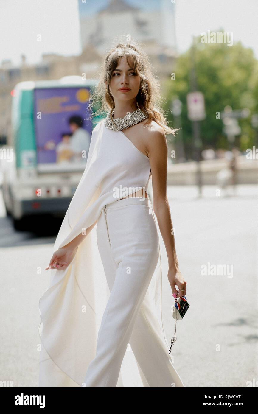 Street style, Mara Lafontan arriving at Stephane Rolland Fall-Winter