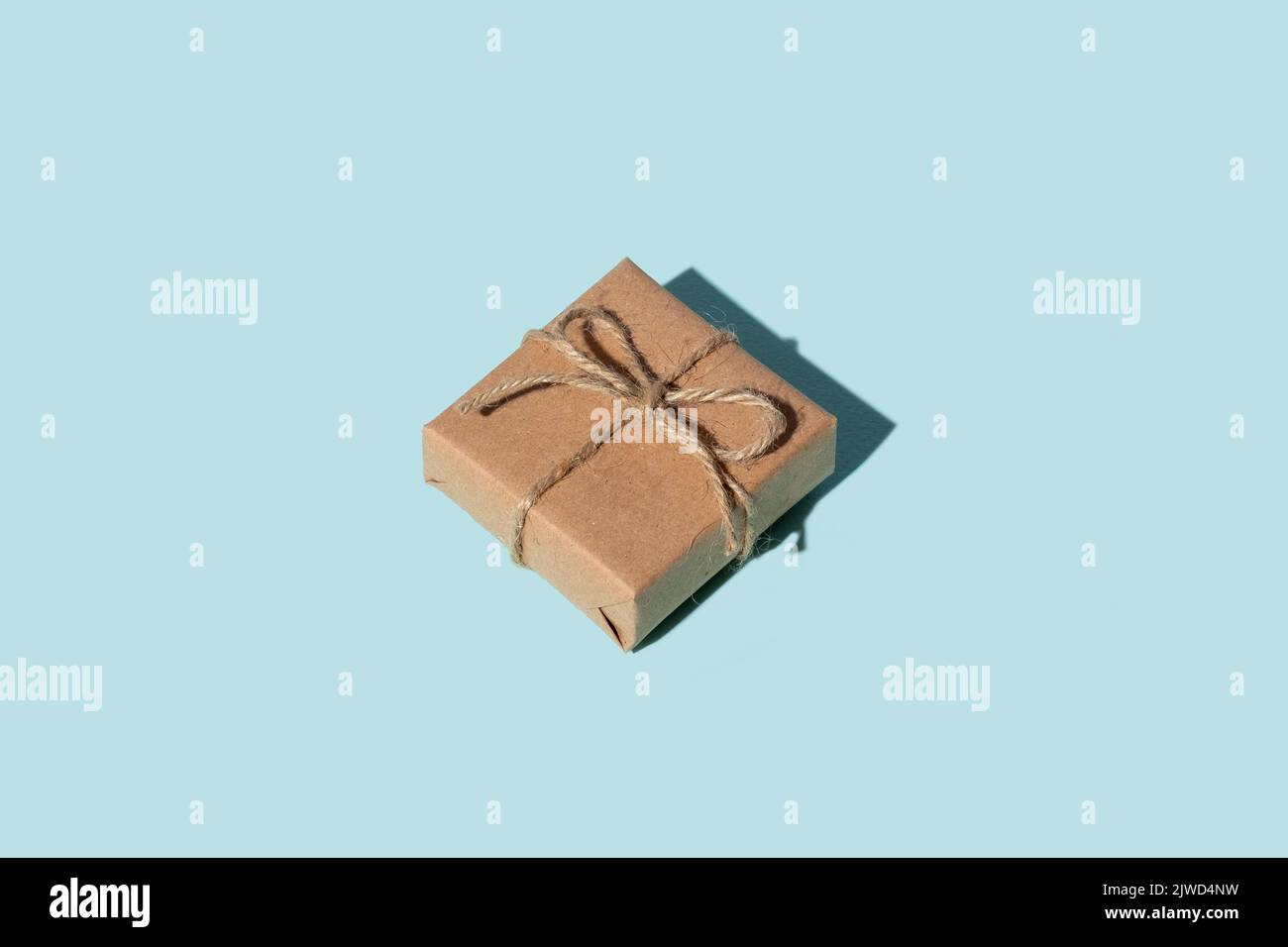Birthday Gift Long distance Care Package Surprise Stock Photo Alamy birthday-gift-long-distance-care-package-surprise-stock-photo-alamy