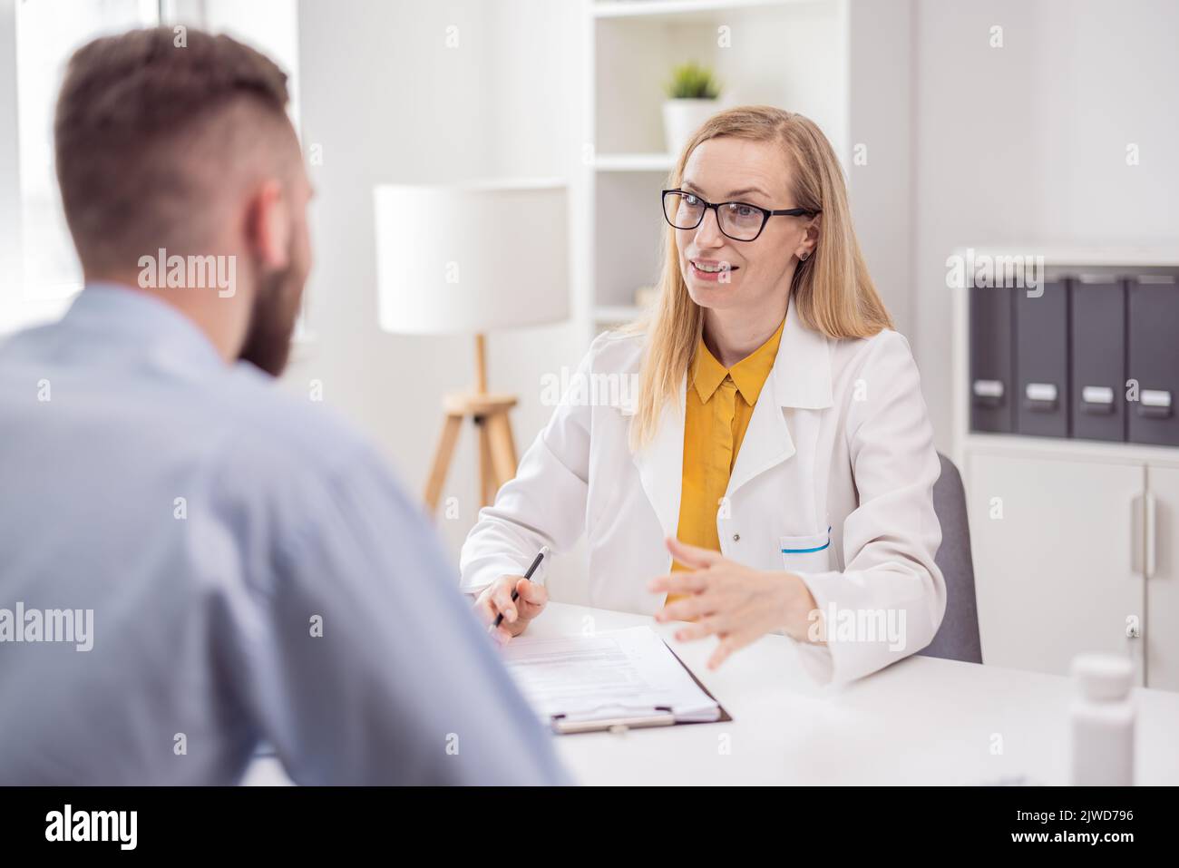 Medical icon man woman hi-res stock photography and images - Alamy