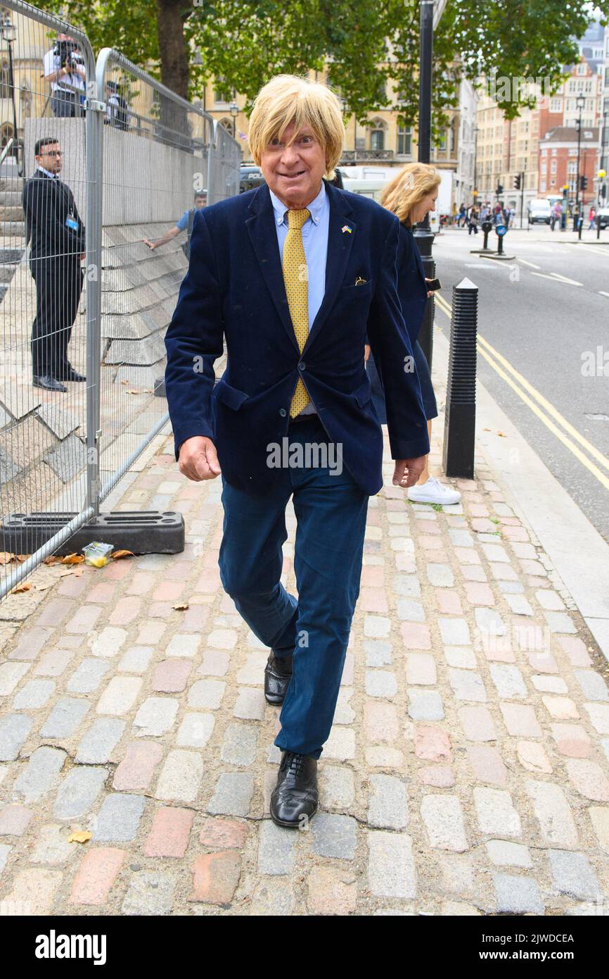 London, UK. 5 September 2022. Michael Fabricant arrives at the Queen Elizabeth II Centre in London for the announcement of the new Conservative party leader and next Prime Minister. Picture date: Monday September 5, 2022. Photo credit should read: Matt Crossick/Empics/Alamy Live News Stock Photo