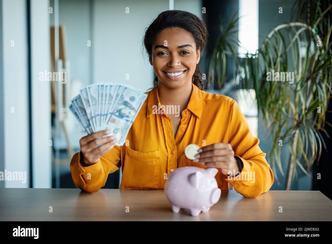 Lady bitcoin hi-res stock photography and images - Alamy